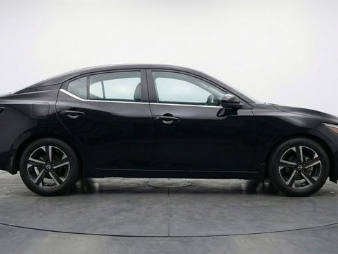 Used 2025 Nissan Sentra SV image 11