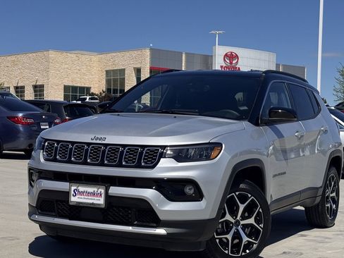 Used 2025 Jeep Compass Limited AWD/4WD image 2