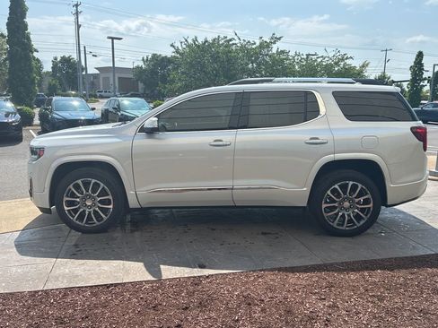 Used 2022 GMC Acadia Denali w/ Denali Ultimate Package FWD image 7