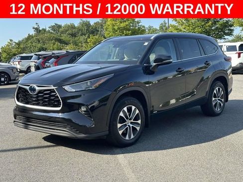 Used 2024 Toyota Highlander XLE AWD/4WD image 5