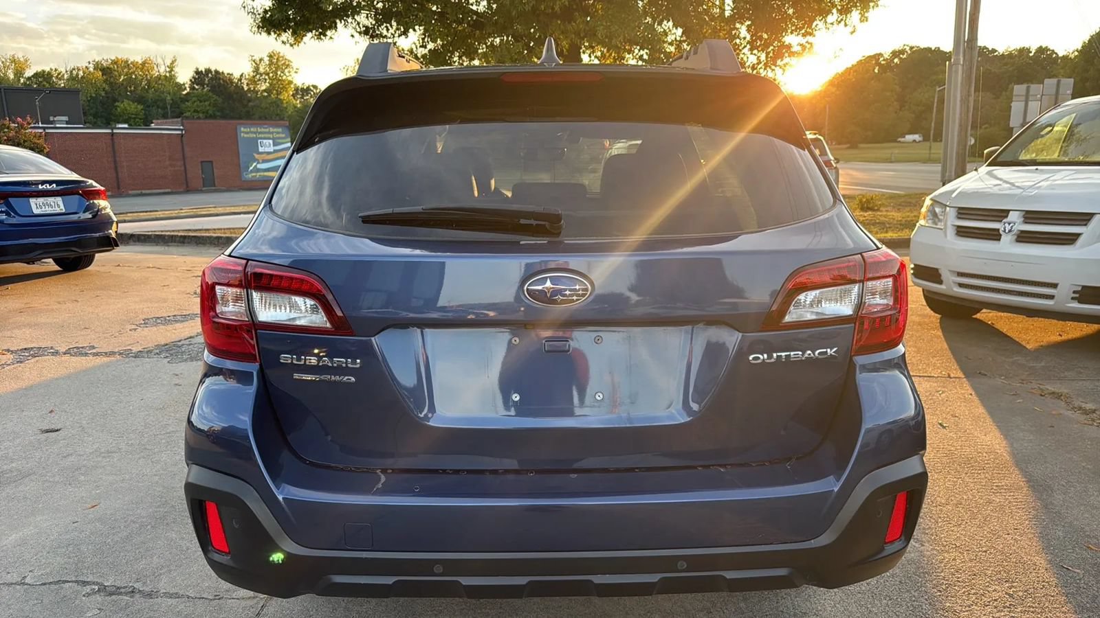 Used 2019 Subaru Outback 2.5i Limited AWD/4WD image 4