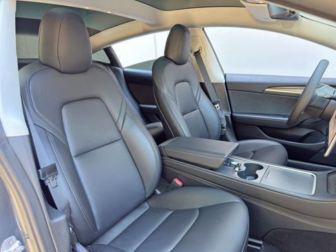 Used 2023 Tesla Model 3 Standard Range RWD image 37