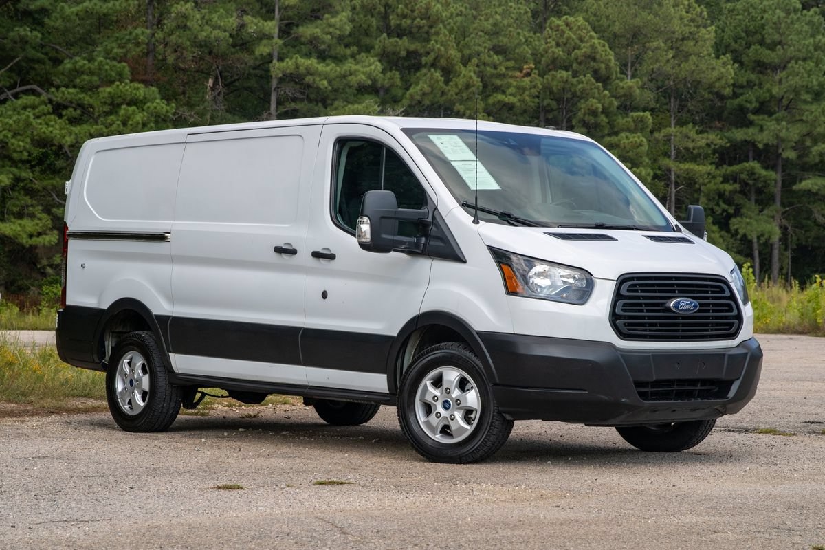 Used 2019 Ford Transit 250 130 Low Roof RWD image 3