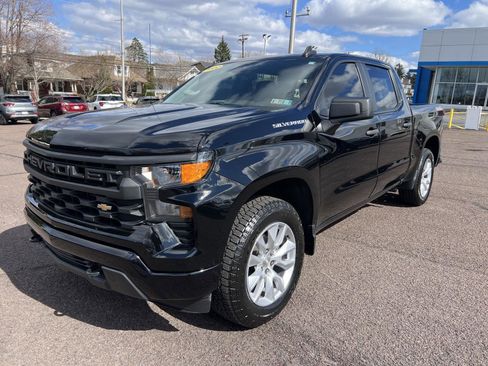 Used 2022 Chevrolet Silverado 1500 Custom image 3