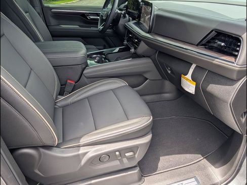 Used 2026 Chevrolet Tahoe Premier w/ Sun And Tow Package RWD image 19