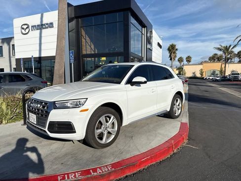 Used 2020 Audi Q5 2.0T Premium w/ Convenience Package AWD/4WD image 2