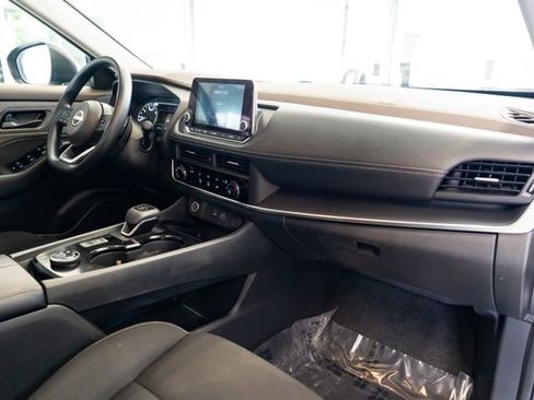 Used 2023 Nissan Rogue S AWD/4WD image 28