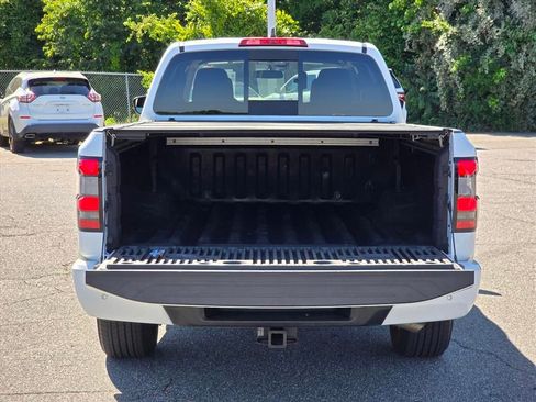 Used 2024 Nissan Frontier SV w/ Technology Package RWD image 26