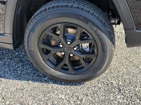 New 2026 Jeep Grand Cherokee Altitude AWD/4WD image 9