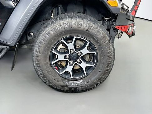 Used 2019 Jeep Wrangler Unlimited Rubicon w/ LED Lighting Group AWD/4WD image 37
