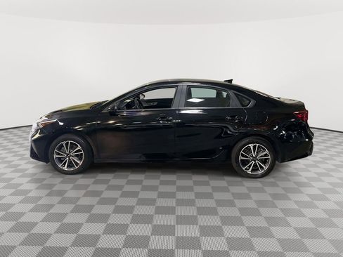 Used 2023 Kia Forte LXS image 6