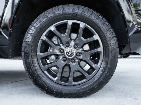 Used 2024 Toyota Tundra Platinum image 27