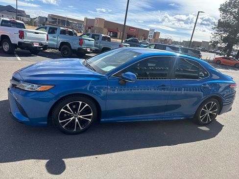 Used 2019 Toyota Camry SE w/ Audio Package image 2