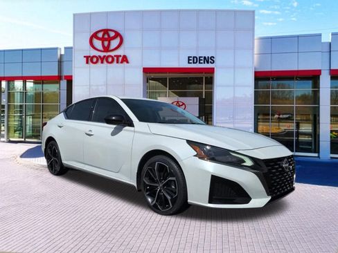Used 2023 Nissan Altima 2.5 SR w/ SR Premium Package AWD/4WD image 1