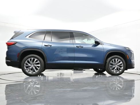 New 2025 Buick Enclave Preferred w/ Power Package image 32