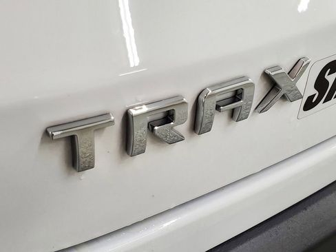 Used 2024 Chevrolet Trax LS FWD image 26