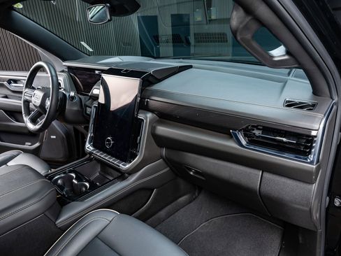 Used 2026 GMC Yukon Elevation image 17