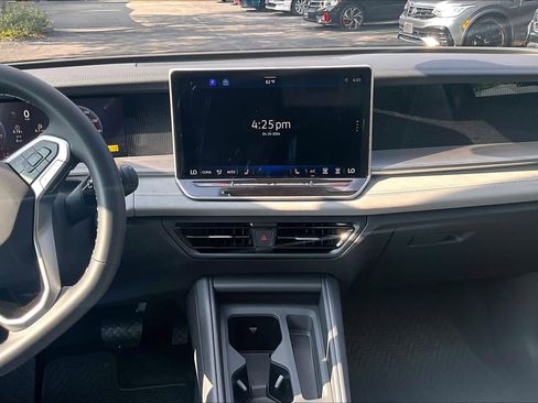 New 2026 Volkswagen Tiguan SE FWD image 6