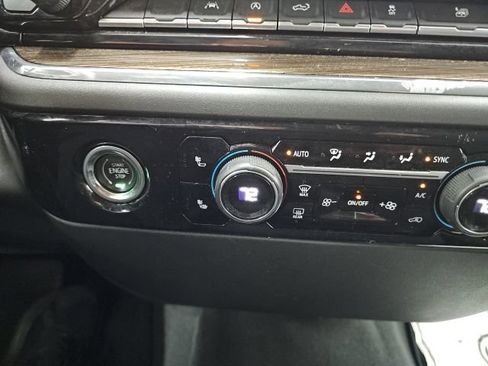 Used 2023 Chevrolet Silverado 1500 LT AWD/4WD image 8