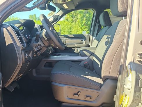 New 2026 RAM 2500 Big Horn AWD/4WD image 13