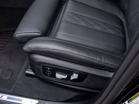 New 2026 BMW X6 xDrive40i w/ Executive Package image 15