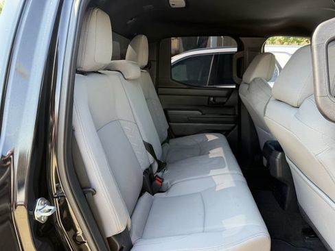 Used 2025 Toyota Tacoma SR5 AWD/4WD image 32
