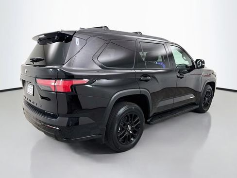 Used 2025 Toyota Sequoia Limited w/ Tow Technology Package AWD/4WD image 7