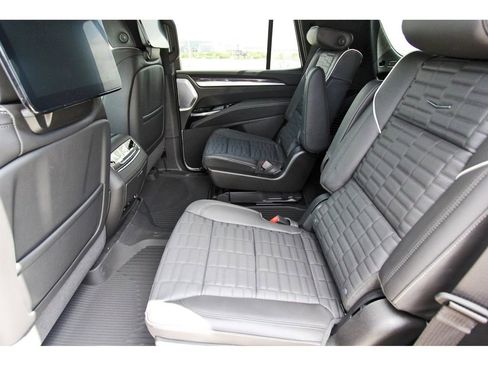 New 2026 Cadillac Escalade V image 7