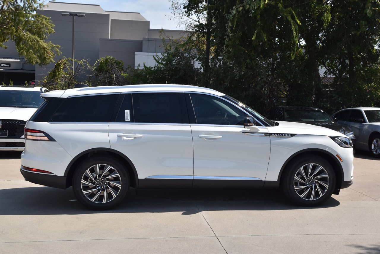 New 2026 Lincoln Aviator 2WD image 5