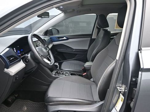 Used 2022 Volkswagen Taos SE w/ Panoramic Sunroof Package AWD/4WD image 10