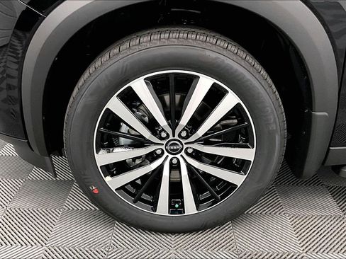 New 2025 Nissan Pathfinder Platinum w/ Lighting Package (N93) AWD/4WD image 12