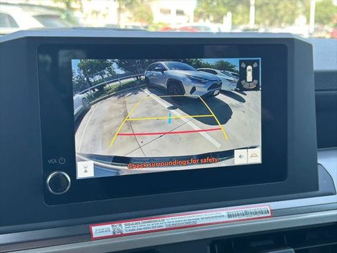 Certified 2025 Toyota Tacoma SR5 w/ SR5 Upgrade Package AWD/4WD image 34