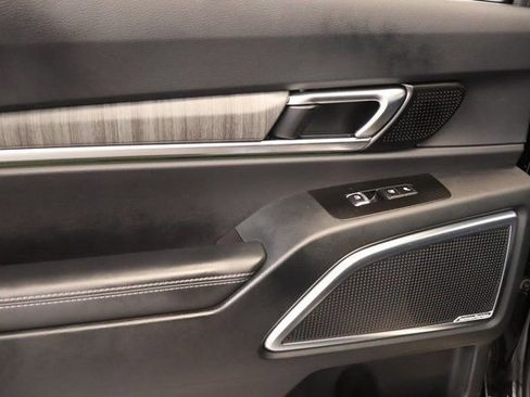 Used 2025 Kia Telluride SX Prestige image 32
