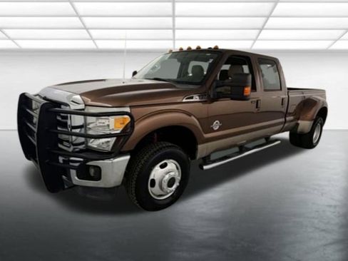 Used 2011 Ford F350 Lariat w/ Lariat Interior Pkg image 4