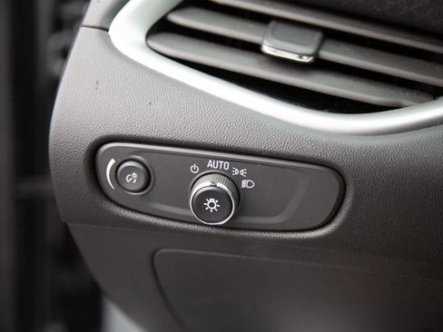 Used 2024 Chevrolet Malibu LT image 4