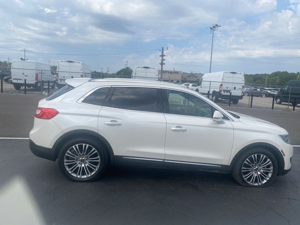 Used 2016 Lincoln MKX Reserve w/ Climate Package FWD image 2