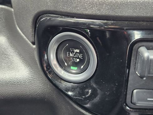 Used 2024 GMC Sierra 1500 SLT image 18