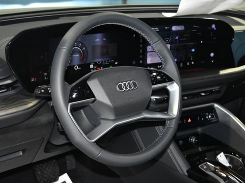 New 2026 Audi Q5 Premium Plus AWD/4WD image 2