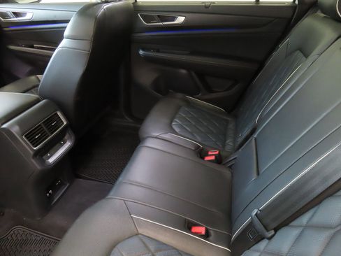 Used 2024 Volkswagen Atlas Cross Sport SEL Premium R-Line image 25