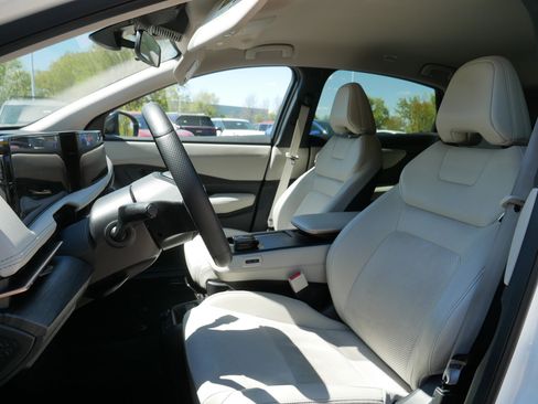 Certified 2024 Nissan Ariya AWD image 34