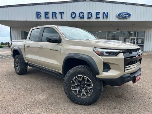 Used 2024 Chevrolet Colorado ZR2 w/ Technology Package AWD/4WD image 1