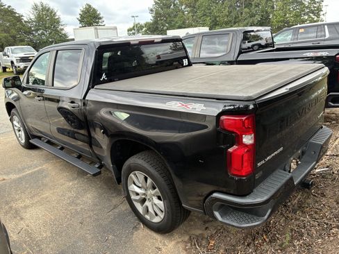 Used 2020 Chevrolet Silverado 1500 Custom w/ Custom Value Package AWD/4WD image 6