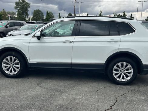 Used 2018 Volkswagen Tiguan S FWD image 8
