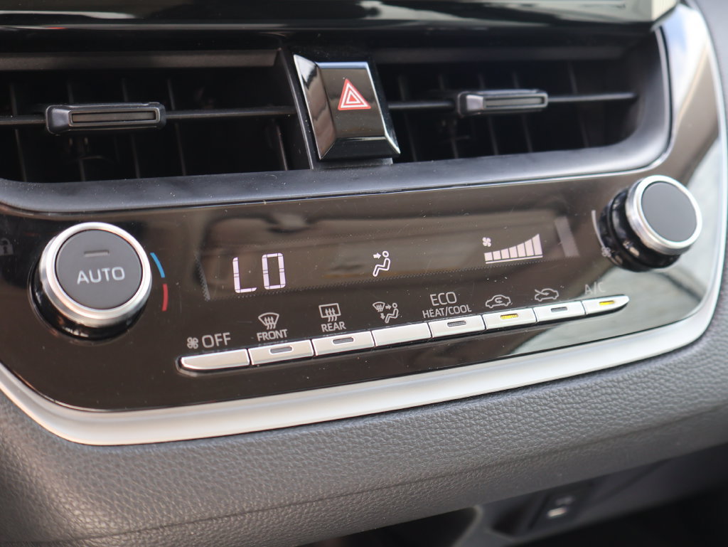 Used 2025 Toyota Corolla LE FWD image 33