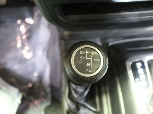 Used 2019 Jeep Wrangler Sport AWD/4WD image 20