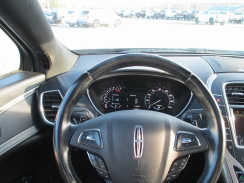Used 2017 Lincoln MKX Reserve image 28