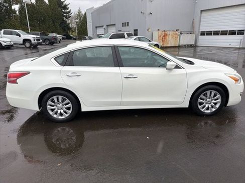 Used 2015 Nissan Altima 2.5 S w/ Power Driver Seat Package image 2