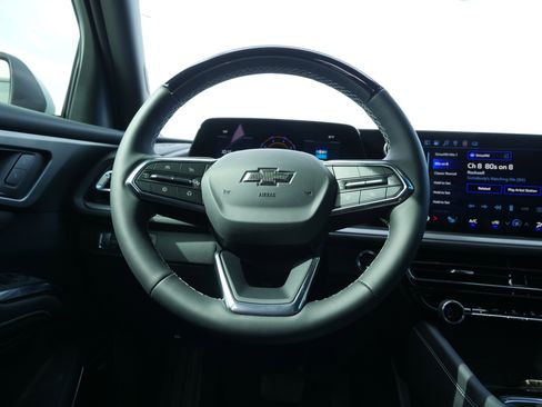 New 2025 Chevrolet Traverse LT w/ Enhanced Driving Package image 18