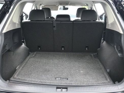 Used 2021 Volkswagen Tiguan SE image 13