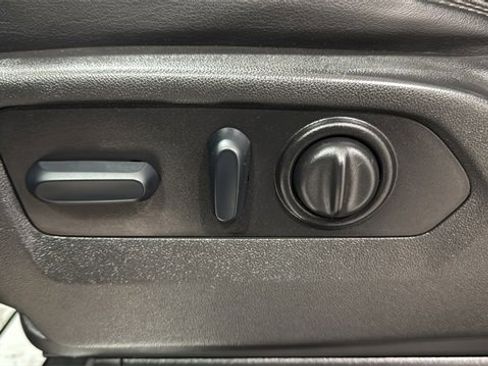 Used 2022 Chevrolet Silverado 3500 High Country image 23